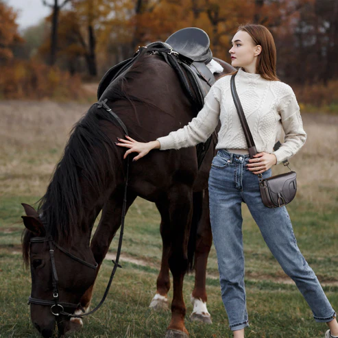 Luxury Leather Handbag in Black-HT043 - Image 3